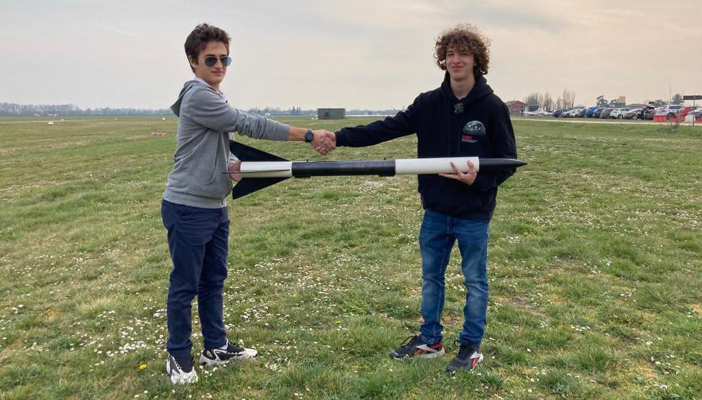 Si può costruire un satellite usando una lattina? Con Tommaso Schiesaro