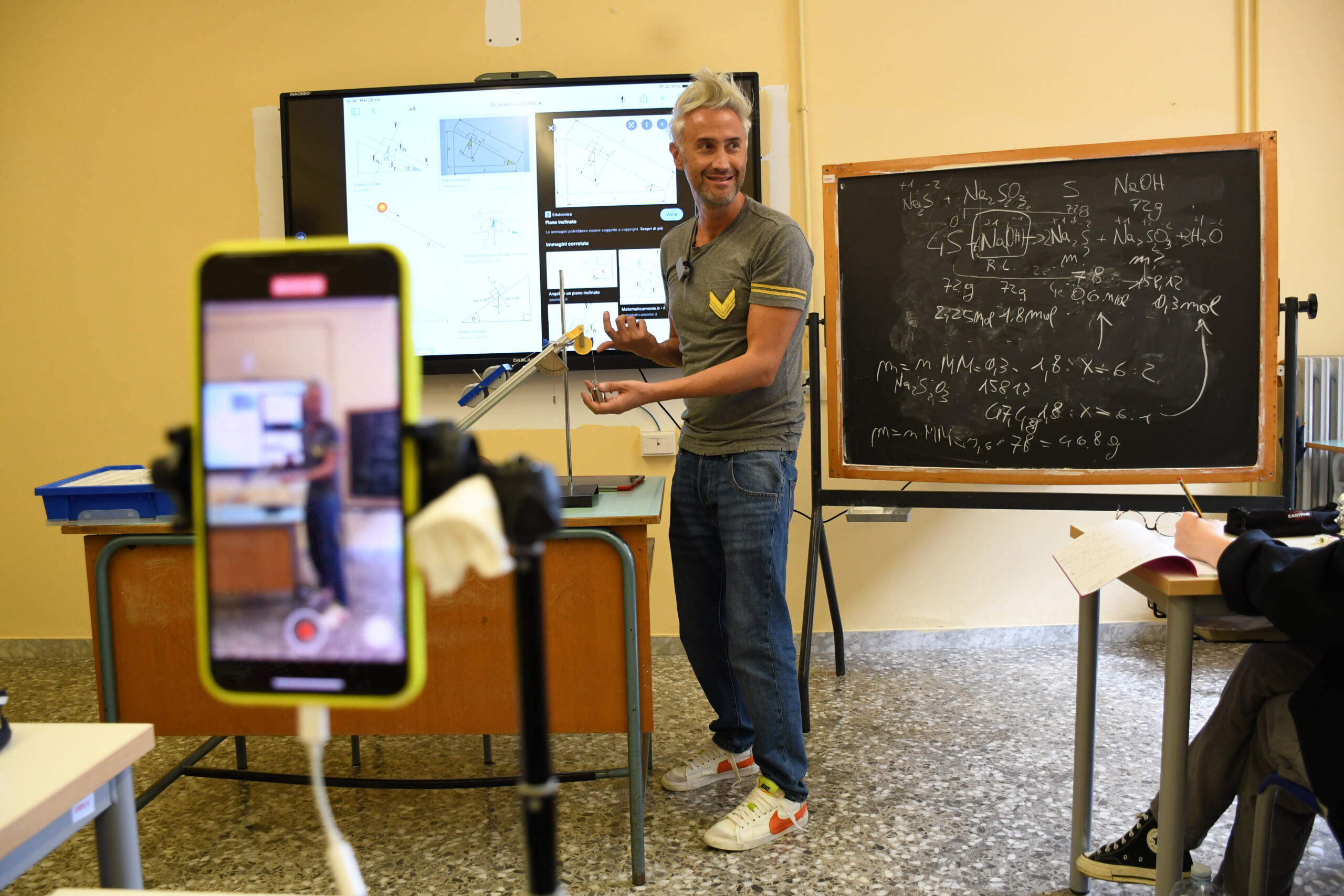 Vincenzo Schettini Prof di Fisica all I.T.I Dell Erba a castella
