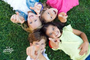 Esperimento divertente da fare in casa con i bambini: ti basta una patata e un coltello da cucina