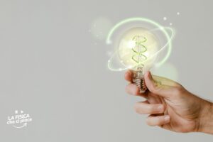 Energia gratis e illimitata, non è magia ma è fisica: con questi due ingredienti che hai in casa puoi accendere le lampadine senza consumare corrente