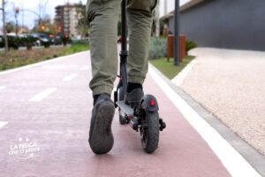 I monopattini elettrici sono pericolosi: sì o no? Ecco cosa dice la fisica