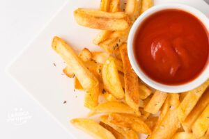 Bottiglia di ketchup, è sempre una lotta per usare fino all'ultima goccia: ti basta un calzino e zero fatica