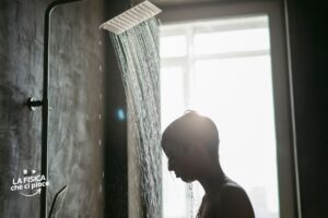 Appena esci dalla doccia muori di freddo: c'è un modo per evitarlo ed è semplicissimo