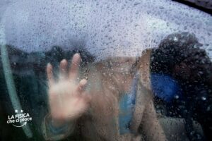 Vetri appannati, ogni volta che sali in macchina ti metti le mani nei capelli: velocizza lo spannamento con questo metodo