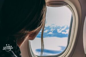 Jet lag, ogni volta non sai come abituarti al fuso orario e sei stanchissimo: ecco come fare per abituare il tuo corpo