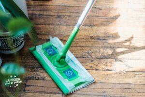 Ogni volta il pavimento rimane bagnato per ore: finalmente un trucco che funziona per far asciugare prima