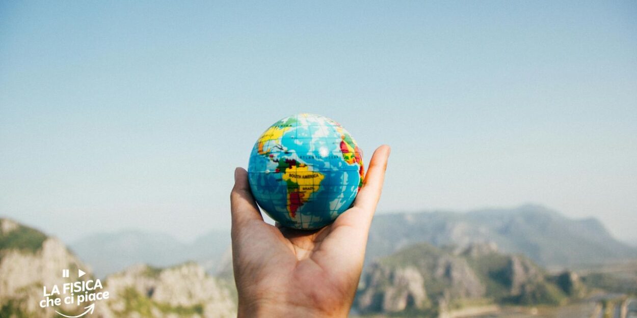 Quante volte basta piegare un foglio di carta per coprire la distanza tra la Terra e la Luna?