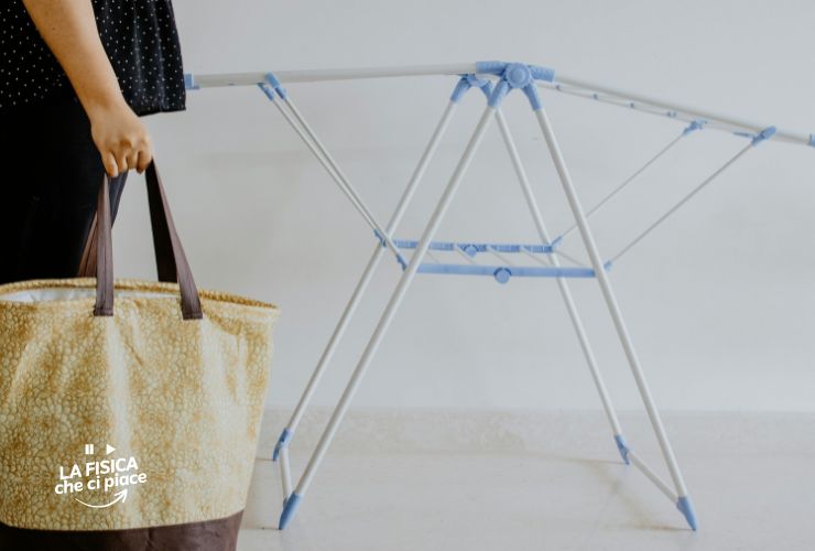 panni-stesi-in-casa-fisica-che-ci-piace