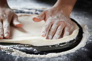 Pizza romana o napoletana: per la scienza la migliore è senza dubbio questa, il segreto è nell'impasto