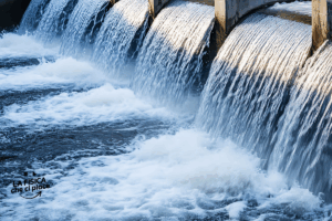 L'energia pulita passa dall'acqua: quest'invenzione tanto antica quanto semplice salverà il nostro futuro