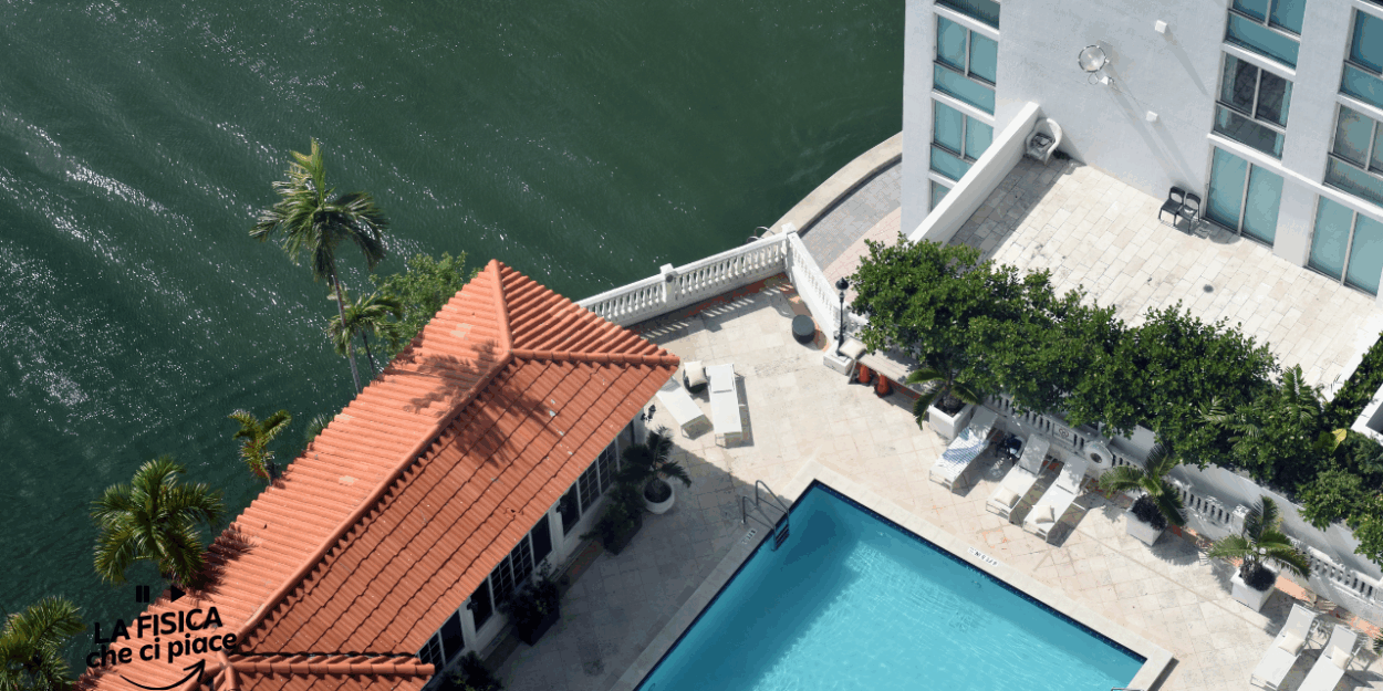 A parità di acqua e profondità dove è maggiore la pressione, in mare o in piscina? È una questione di fisica