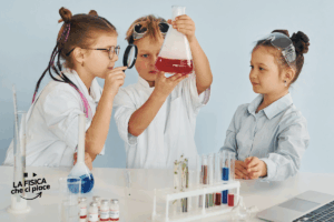 Per far innamorare i bambini della scienza, prova questo esperimento: ti bastano poche cose che hai già in casa