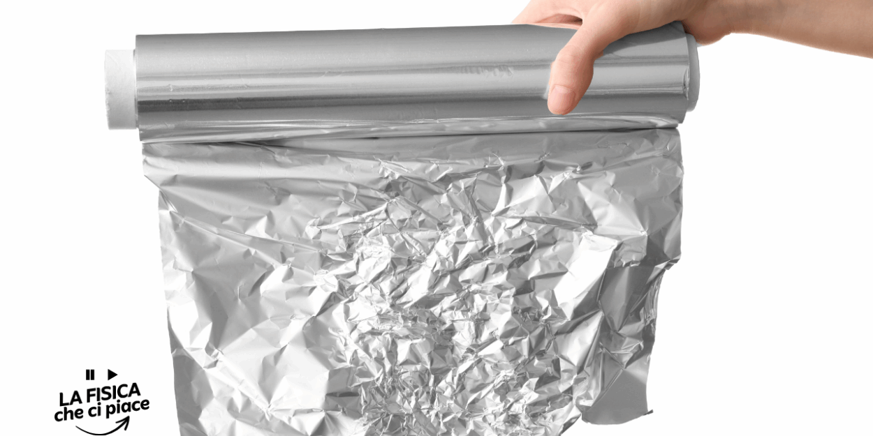 Carta stagnola, pensi di usarla sempre dal lato sbagliato: ecco perché c'è quella differenza di colore tra i lati