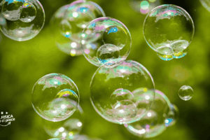 Che meraviglia! Vi racconto la fisica delle bolle di sapone